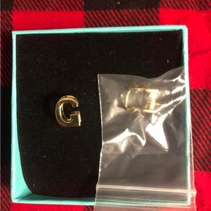 Bestelly ‘G’ Initial Earrings (Pierced)